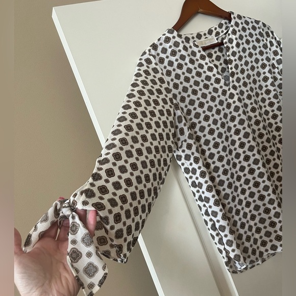 MICHAEL Michael Kors White with Pattern Design Blouse Women’s Size Medium - Picture 9 of 14